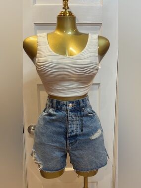 Cléair Monroe Wavy 3D Textured
Crop Tank Top White Size XS